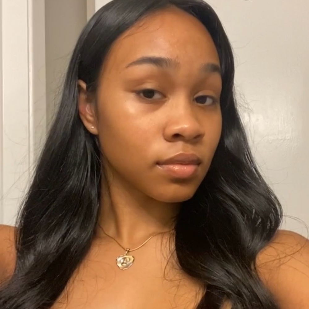 Meet your Posher, Amara